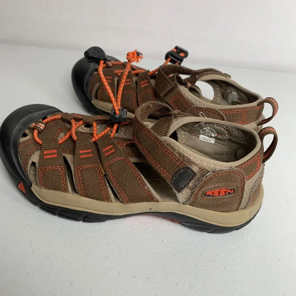 Keen Newport Youth Water/HikingOutdoor Sandals Size 3 READ
